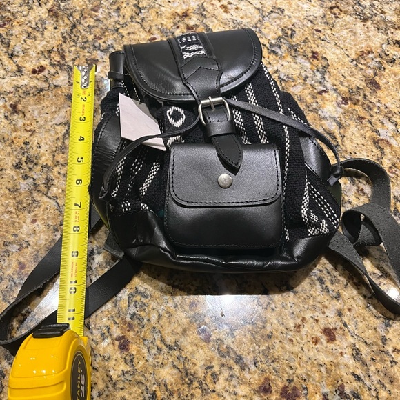 New Mini backpack - Picture 3 of 4